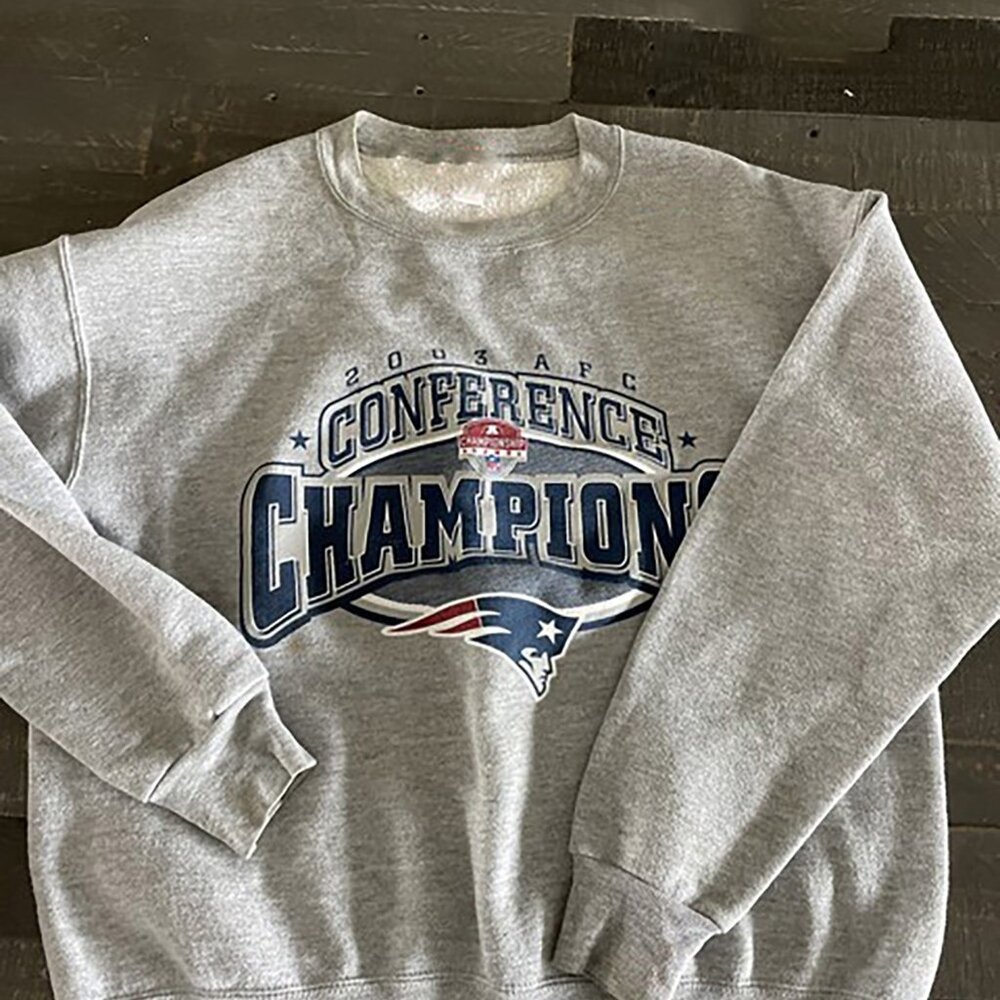Vintage 2003 AFC Champions New England Patriots NFL Football Sweatshirt